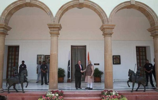 Indian Premier Narendra Modi shakes hands with his Pakistan counterpart Nawaz Sharif prior to a meeting in New Delhi, India, 27 May 2014. (Photo: AAP)
