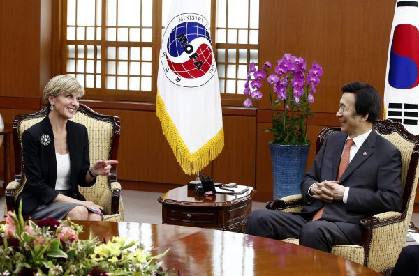Australian Foreign Minister Julie Bishop and South Korean Foreign Minister Yun Byung-Se in Seoul in May 2015. Middle-power cooperation could provide the basis for productive coexistence with China. (Photo: AAP).