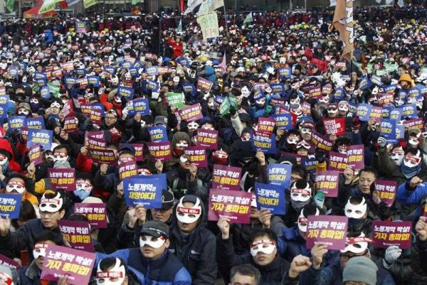South Korean protesters at a rally against government policies in Seoul, South Korea, 5 December 2015. (Photo: APP).