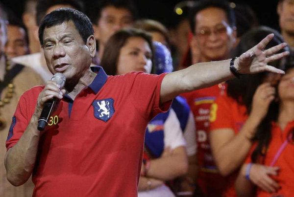 Philippine president-elect Rodrigo Duterte speaks during his final campaign rally in Manila, Philippines, 7 May 2016. (Photo: AAP).