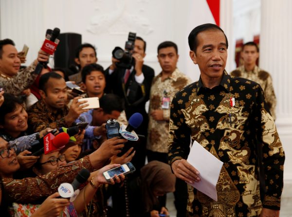 Indonesian President Joko Widodo speaks with members of the media following the visit of Queen Maxima of the Netherlands at the presidential palace in Jakarta, Indonesia 1 September 2016. (Photo: Reuters/Darren Whiteside).