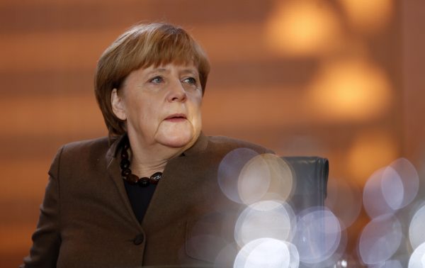 German Chancellor Angela Merkel attends the weekly cabinet meeting in Berlin, Germany, 21 December 2016. (Photo: REeuters/Hannibal Hanschke).