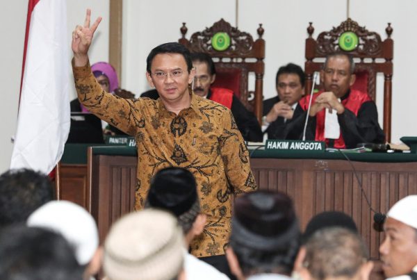Jakarta's Governor Basuki Tjahaja Purnama, also known as Ahok, gestures inside the courtroom during his blasphemy trial at the auditorium of the Agriculture Ministry in Jakarta, Indonesia, 3 January, 2017. (Photo: Reuters/Dharma Wijayanto).