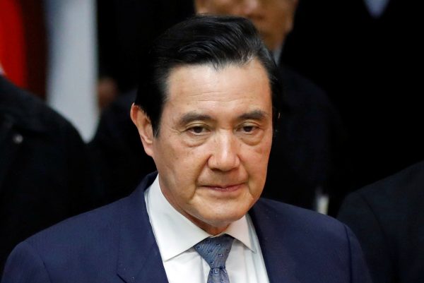 Former President Ma Ying-jeou appears in court for his political leaks controversy, in Taipei, Taiwan 10 January 2017 (Photo: Reuters/Tyrone Siu).