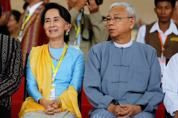 Myanmar State Counsellor Aung San Suu Kyi and Myanmar's President Htin Kyaw after the opening ceremony of the 21st Century Panglong Conference in Naypyitaw, Myanmar, 24 May, 2017 (Photo: Reuters/Soe Zeya Tun).