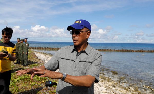 Philippine Defence Secretary Delfin Lorenzana talks to reporters on Thitu Island in the Spratly Islands, 21 April 2017 (Photo: Reuters/Erik De Castro).