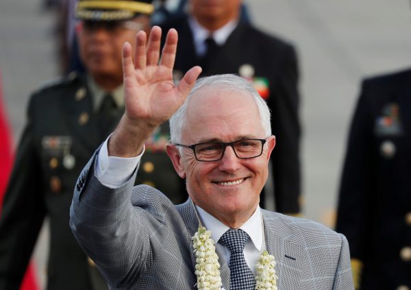 Australian Prime Minister Malcolm Turnbull waves to the crowd upon his arrival to attend the Association of Southeast Asian Nations (ASEAN) Summit and related meetings in Clark, Pampanga, northern Philippines, 12 November 2017. (Photo: Reuters/Erik De Castro).