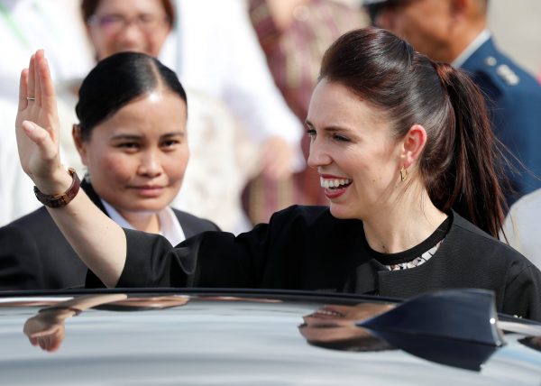 New Zealand's Prime Minister Jacinda Ardern waves to student dancers upon her arrival to attend the ASEAN Summit and related meetings in Clark, Pampanga, northern Philippines, 12 November 2017 (Photo: Reuters/Erik De Castro).