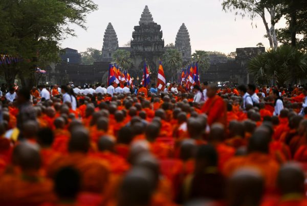 Buddhist monks attend a ceremony at the Angkor Wat temple to pray for peace and stability in Cambodia, Angkor Wat, Siem Reap province, Cambodia, 3 December 2017 (Photo: Reuters/Samrang Pring).