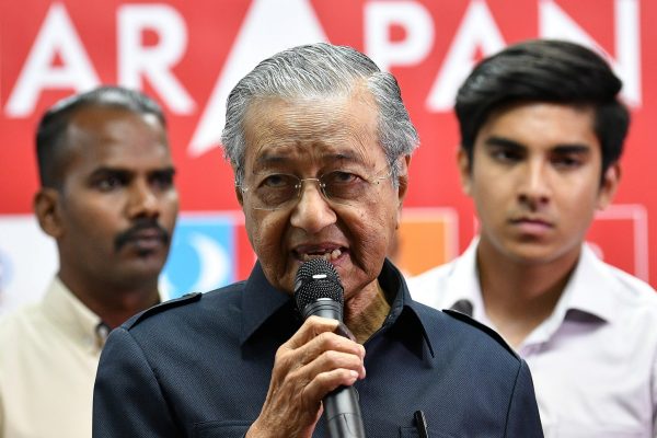 Malaysia's newly elected Prime Minister Mahathir Mohamad attends a news conference in Menara Yayasan Selangor, Pataling Jaya, Malaysia on 12 May 2018. (Photo: Reuters/ Stringer)