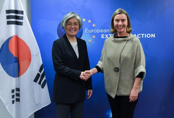 South Korea's Foreign Minister Kang Kyung-Wha poses with European Union's foreign policy chief Federica Mogherini ahead of a meeting in Brussels, Belgium, 18 March 2018 (Photo: Reuters/Emmanuel Dunand).