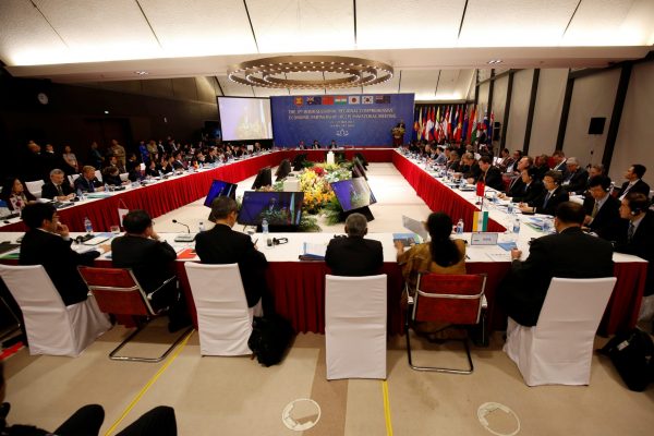 Trade ministers attend the 3rd Inter-sessional Regional Comprehensive Economic Partnership (RCEP) Ministerial Meeting in Hanoi, Vietnam 22 May 2017 (Photo: Reuters/Kham).