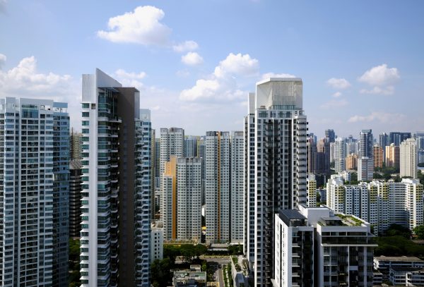 General view of apartment blocks consisting of private and public housing in Singapore, 27 September 2018 (Photo: Reuters/Kevin Lam).