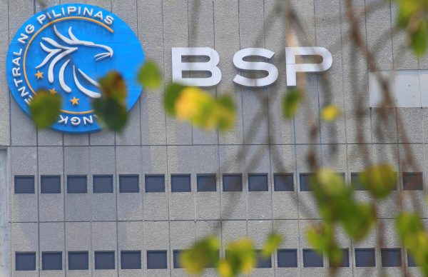 A logo of the Bangko Sentral ng Pilipinas (Central Bank of the Philippines) is seen at their headquarters in Manila, Philippines 28 April 2016 (Photo: Reuters/Romeo Ranoco).