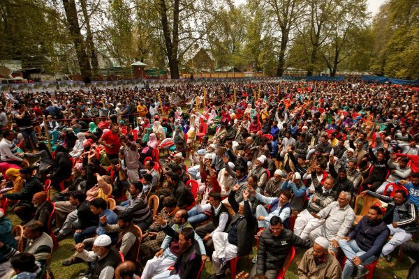 Supporters of Kashmir's National Conference (NC) party shout slogans during an election campaign rally in Srinagar, 15 April 2019. (Photo: REUTERS/Danish Ismail)