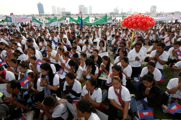 Garment workers gather at the Tonle Sap bank during a celebration for Labour Day in Phnom Penh, Cambodia 1 May 2019. (Photo: Reuters/Samrang Pring).