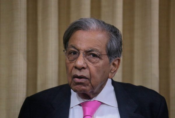 Finance Commission of India Chairman NK Singh attends a meeting at the Reserve Bank of India headquarters in Mumbai, India, 9 May 2019 (Photo: Reuters/Francis Mascarenhas).