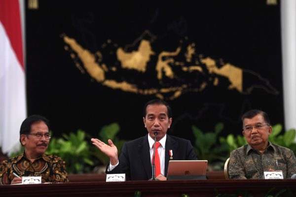 Indonesia's President Joko Widodo talks during press conference with then Vice President Jusuf Kalla and Agrarian and Spatial Planning Minister Sofyan Djalil as they announce the relocation of the country's capital city, at the Palace in Jakarta, Indonesia, 26 August, 2019 (Photo: Reuters/Antara Foto).