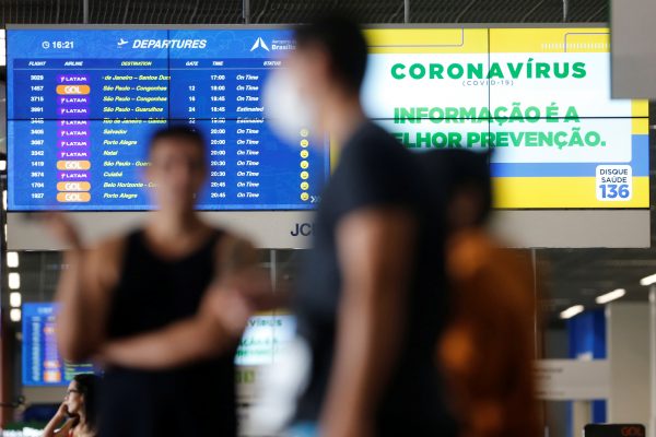 A departures board is seen at Brazilian International Airport amid the coronavirus disease (COVID-19) outbreak in Brasilia, Brazil, 25 March 2020 (Photo: Reuters/Adriano Machado).