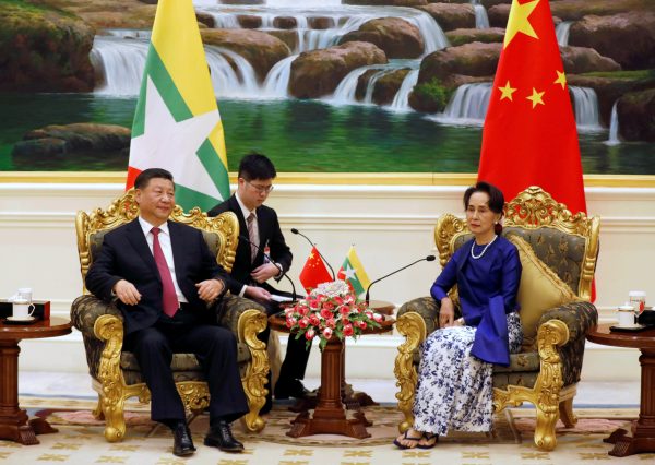 Myanmar's State Counselor Aung San Suu Kyi speaks with Chinese President Xi Jinping during their meeting in Naypyitaw, Myanmar 17 January 2020 (Photo: Reuters)