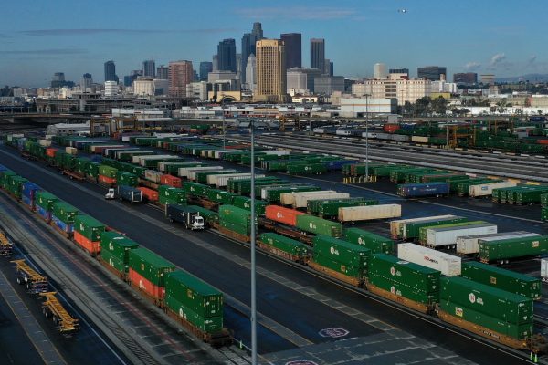 Shipping containers sit on train tracks downtown as the spread of the coronavirus disease (COVID-19) continues in Los Angeles, California, 7 April 2020. (Photo: REUTERS/Lucy Nicholson).