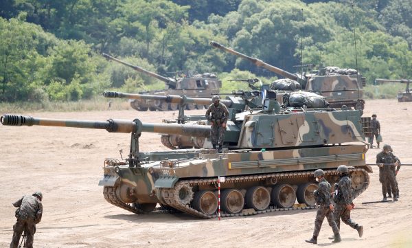 South Korean soldiers take part in a live fire exercise near the demilitarized zone separating the two Koreas in Paju, South Korea, 23 June, 2020 (Photo: Reuters/Kim Hong-Ji).