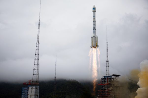 A Long March-3B carrier rocket carrying the Beidou-3 satellite, the last satellite of China's Beidou Navigation Satellite System, takes off from Xichang Satellite Launch Center in Sichuan province, China, 23 June 2020 (Photo: Reuters/China Daily).