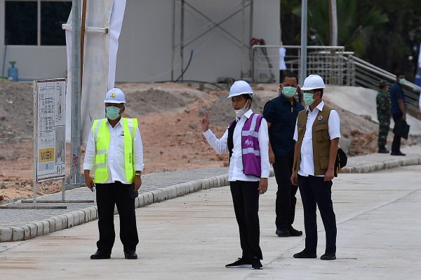 Indonesian president Joko Widodo observes construction of an emergency hospital to treat COVID-19 patients, Galang Island, Batam, Indonesia, 1 April 2020 (Photo: Antara Foto/Sigid Kurniawan)