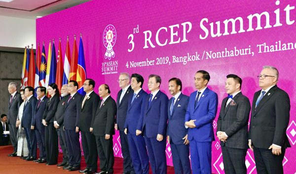 Members of Regional Comprehensive Economic Partnership (RCEP) attend the 3rd RCEP Summit in Bangkok, Thailand, 4 November 2019 (Photo: Reuters/ The Yomiuri Shimbun).