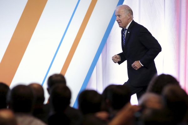 Joe Biden arrives on stage at the Solar Power International trade show in Anaheim, California, 16 September 2015 (Photo: Reuters/Jonathan Alcorn).