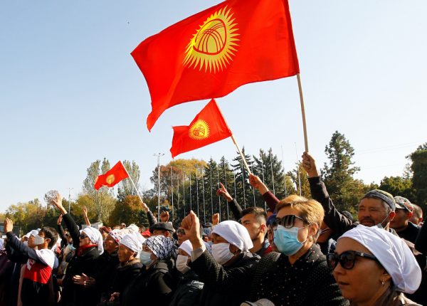 People attend a rally to demand the resignation of President Sooronbai Jeenbekov in Bishkek, Kyrgyzstan 14 October, 2020 (Photo: Reuters/Vladimir Pirogov)