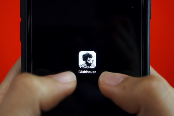 The social audio app Clubhouse is seen on a mobile phone in this illustration picture taken 8 February, 2021 (Photo:Reuters/Florence Lo).