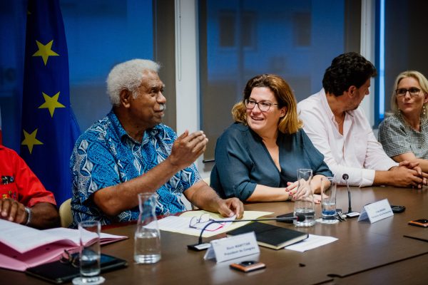 An agreement was signed for a local takeover of the Southern nickel plant during a press conference in the presence of Roch Wamytan (President of the New Caledonian Congress), Sonia Backès (President of the Southern Province), representatives of ICAN, the USUP and FLNKS collectives, New Caledonia, Noumea, 4 March 2021 (Photo: Delphine Mayeur/Hans Lucas).