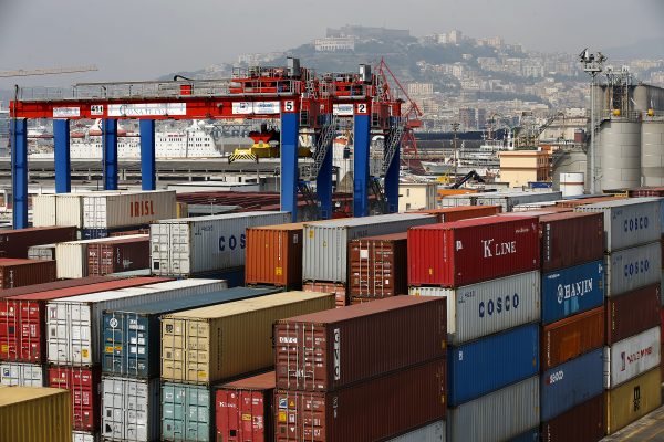 Containers are seen at Naples harbour, 13 July 2013 (Photo: Reuters/Tony Gentile).