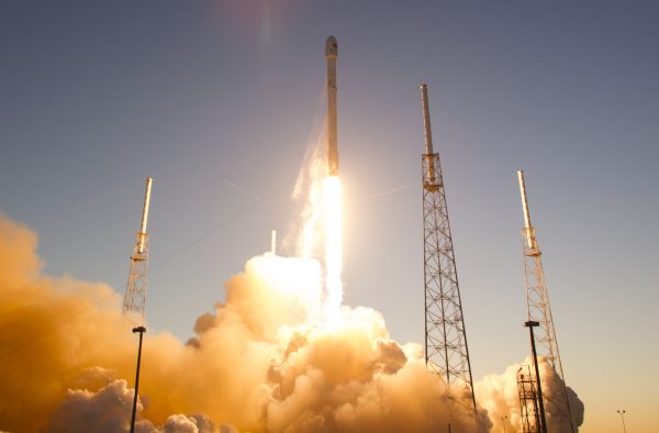 The unmanned Falcon 9 rocket, launched by SpaceX and carrying NOAA's Deep Space Climate Observatory Satellite, lifts off from launch pad 40 the Cape Canaveral Air Force Station in Cape Canaveral, Florida, 11 February 2015. (REUTERS/Scott Audette)