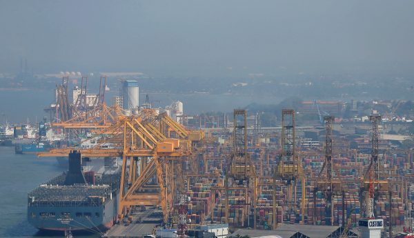 A view of the main port in Colombo, Sri Lanka 11 January 2019 (PHOTO: Dinuka Liyanawatte via reuters)