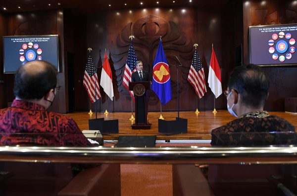 US Secretary of State Antony Blinken delivers remarks on the Biden administration's Indo-Pacific strategy at the Universitas Indonesia, in Jakarta, Indonesia, 14 December 2021 (Photo: Reuters/Olivier Douliery/Pool).