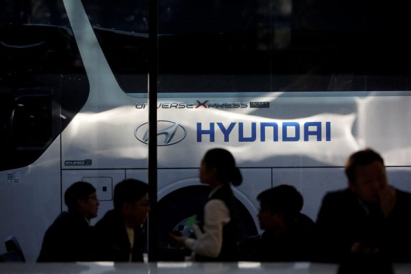 The logo of Hyundai Motors is seen at the company's headquarters in Seoul, South Korea, 22 March 2019. (Photo: Reuters/Kim Hong-Ji/File Photo).