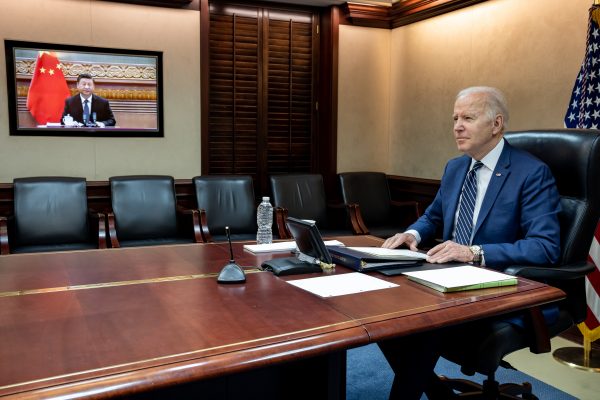US President Joe Biden speaking with Chinese President Xi Jinping via phone call, Washington, United States, 18 March 2022 (Photo: Reuters/EYEPRESS).