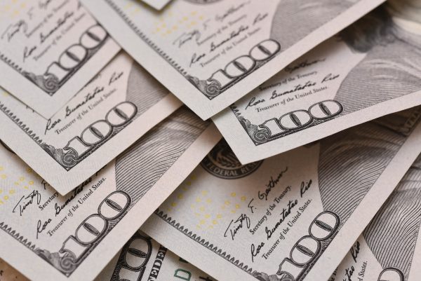 American 100 dollar bills seen on display (Photo: Mykola Tys/SOPA Images/Sipa USA via Reuters)