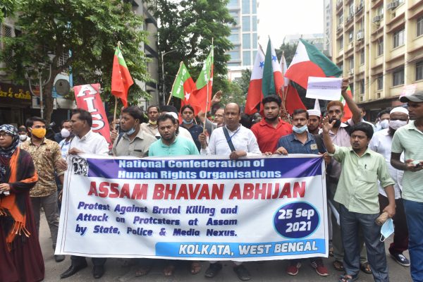 Protesters are seen marching towards Assam Bhavan as massive protests erupted as two Muslim persons were killed and 20 others injured in clashes between police and alleged encroachers during an eviction drive suspected to be targeting so-called illegal immigrants from Bangladesh in villages under Sipajhar on Thursday according to sources. (Photo: Reuters/Sukhomoy Sen)
