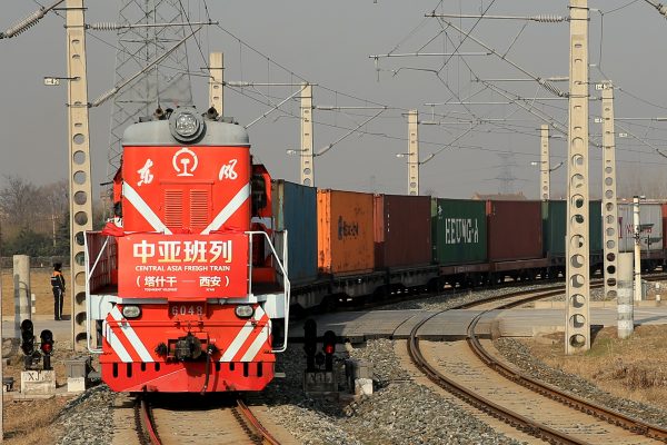 A Central Asia freight train from Uzbekistan arrives at the Xinzhu Railway Station in Xi'an city, northwest China's Shaanxi province, 24 February 2017. (Photo: Reuters)