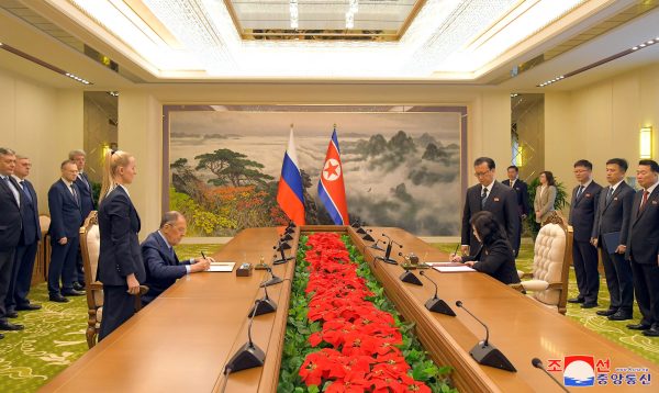 North Korean Foreign Minister Choe Son-hui meets with Russian Foreign Minister Sergei Lavrov in Pyongyang, North Korea, 20 October 2023 (Photo: Reuters/KCNA).