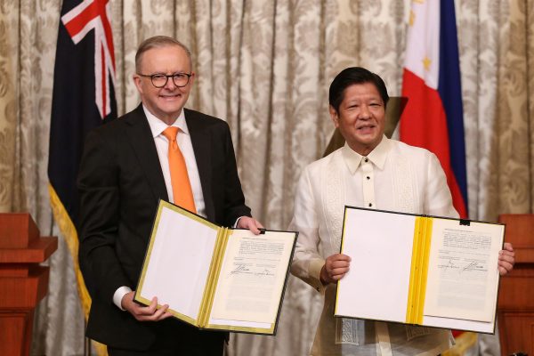Australia's Prime Minister Anthony Albanese and Philippine President Ferdinand Marcos Jr. pose for a photo after signing the Memorandum of Understanding during his visit at the Malacanang Presidential Palace in Manila, Philippines, 8 September 2023. (Photo: Reuters/Earvin Perias/Pool)