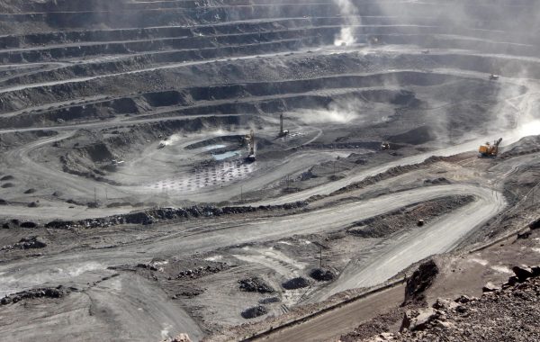 Miners are seen at the Bayan Obo mine containing rare earth minerals, in Inner Mongolia, China on 16 July 2011 (Photo: Reuters/Stringer).