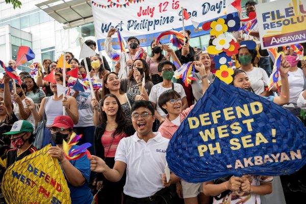 Filipino activists gather outside the Chinese consular office to commemorate the anniversary of the Philippines' victory against China in the UN arbitral ruling on the South China Sea, in Makati City, Metro Manila, Philippines, 12 July 2023 (Photo: Reuters/Eloisa Lopez).