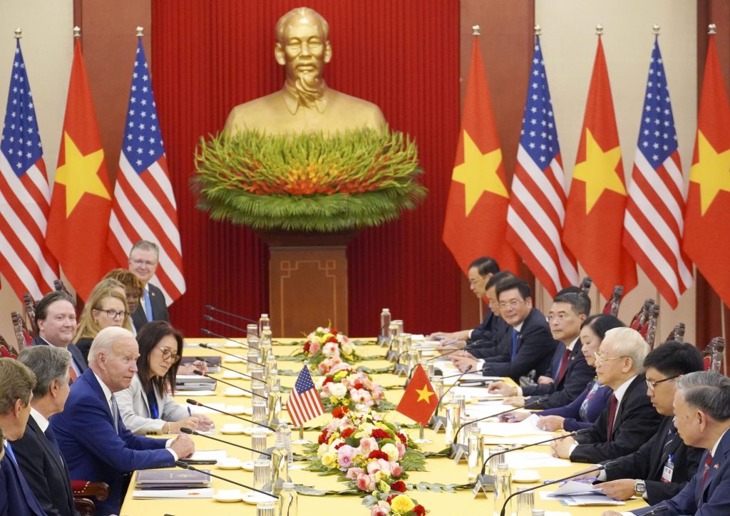 US President Joe Biden and Vietnamese Communist Party General Secretary Nguyen Phu Trong hold talks in Hanoi on 10 September 2023 (Photo: REUTERS/Kyodo).