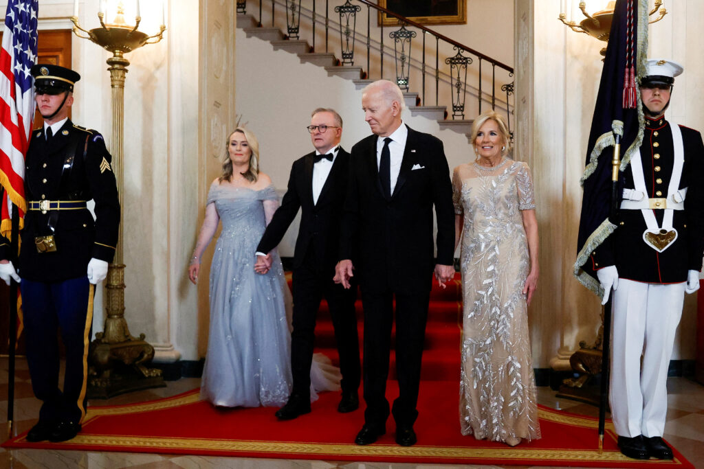 US President Joe Biden and first lady Jill Biden prepare to pose with Australia's Prime Minister Anthony Albanese and his partner Jodie Haydon in front of the Grand Staircase of the White House before an official State Dinner at the White House, Washington, United States, 25 October 2023, (Photo: Reuters/Jonathan Ernst).