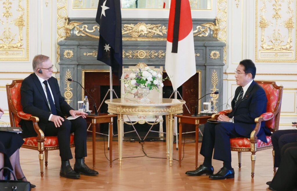 Japanese Prime Minister Fumio Kishida and Australian Prime Minister Anthony Albanese hold talks at the State Guest House, Tokyo, Japan, 27 September 2022 (Photo: Kyodo via Reuters).