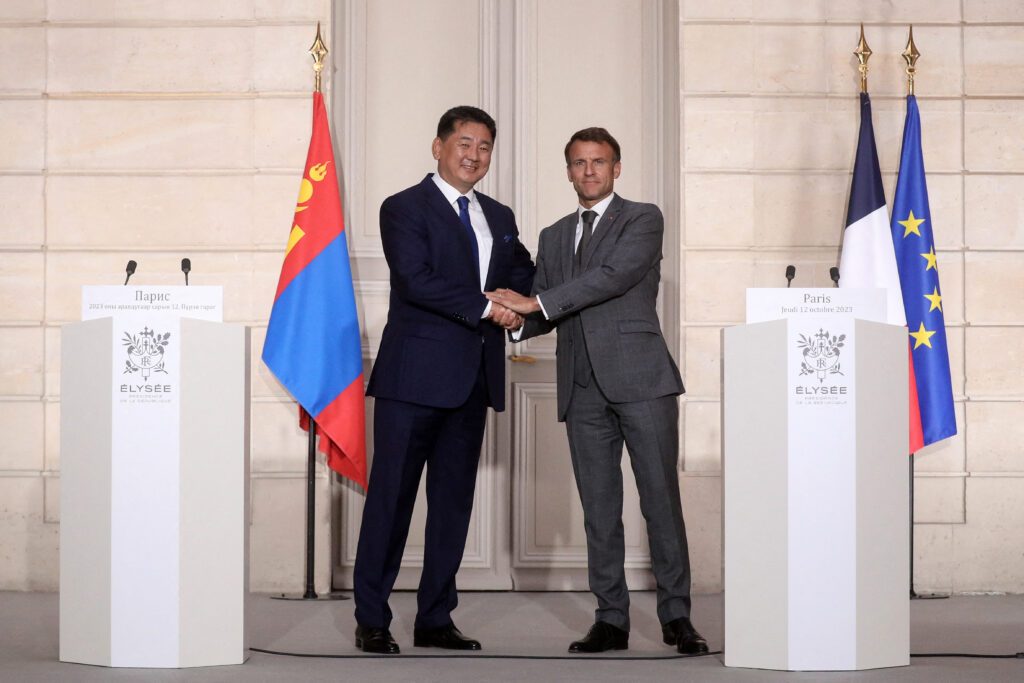 French President Emmanuel Macron and Mongolia's President Ukhnaagiin Khurelsukh at a joint press conference at the Elysee Palace in Paris, France, 12 October 2023 (Photo: Reuters/Stephane Lemouton).